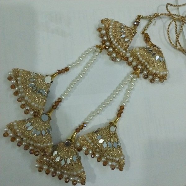 Noor-e-Zari Dori